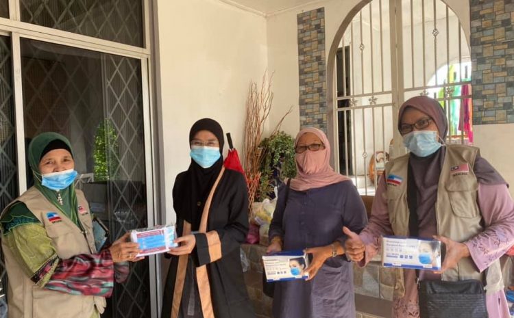  Menerima Kunjungan Ustazah Hjh Samsiah Baharom dan rombongan ke rumah