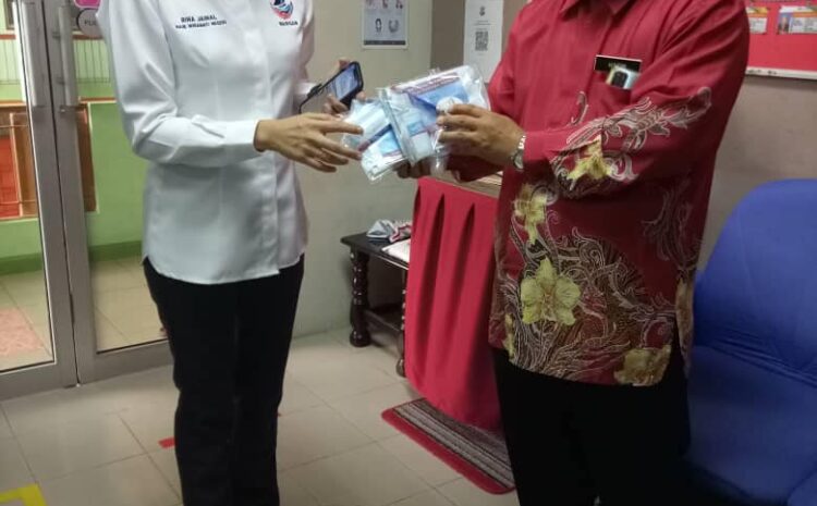  Sumbangan SPM Kit untuk SM Islamiyah