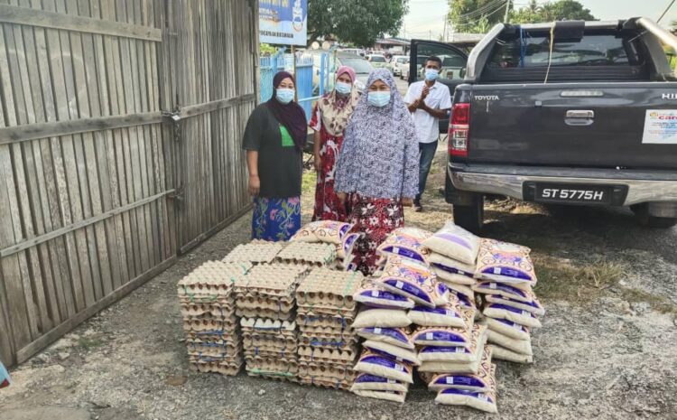  Menyumbangkan Bakul Makanan Untuk Warga Kukusan Ydi Kg Pukat, Tg Batu