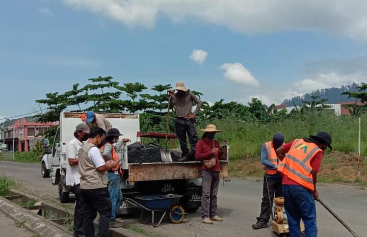  Memantau Aduan Keadaan Jalan Berlubang Di Laluan Utama Taman Univilla