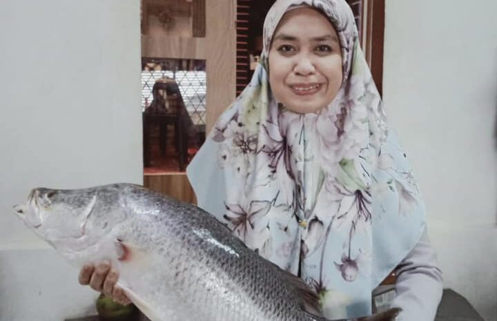  Menerima Hadiah Ikan Siakap Dari Felda Umas