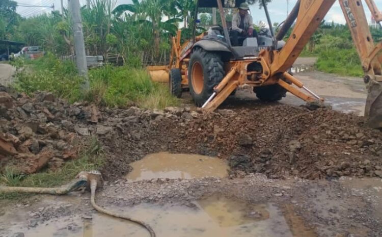  Aduan Dari Wakil Kg Airport Lama Mengenai Kebocoran Paip Air