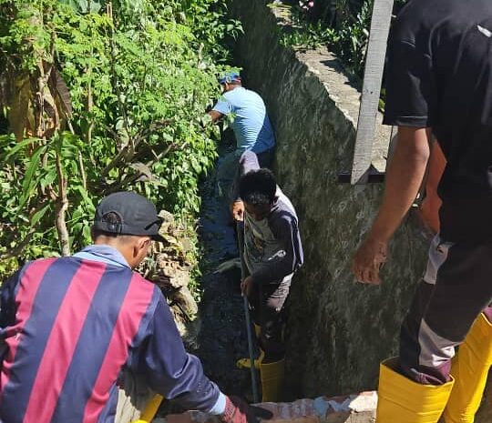  Proses Pembersihan Perparitan Di Kampung Imam Jalilul